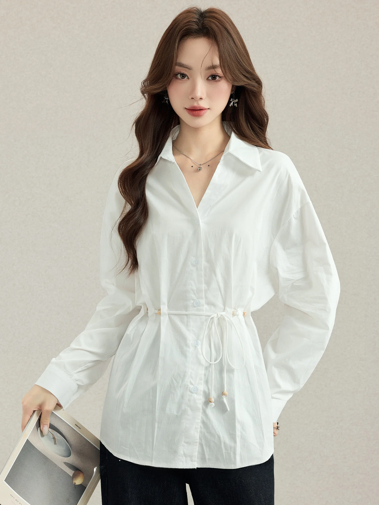 

Белая женская блузка с длинным рукавом, приталенная, с воротником и пуговицами, осенняя, в университетском стиле, модный уникальный дизайн от Mi Xi...