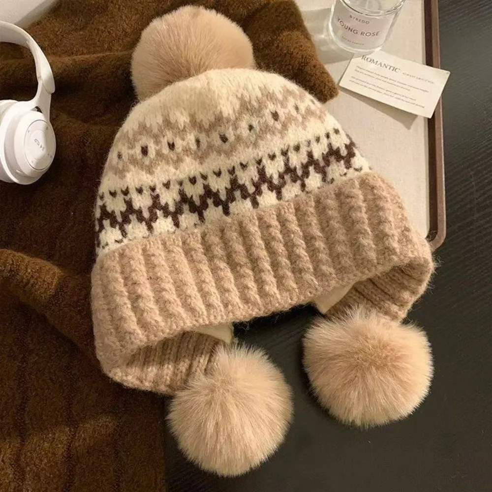 قبعة نسائية محبوكة دافئة على الموضة سميكة لحماية الأذن قبعات بونيه قبعة شتوية مقاومة للبرد مع أضاليا للخريف والشتاء