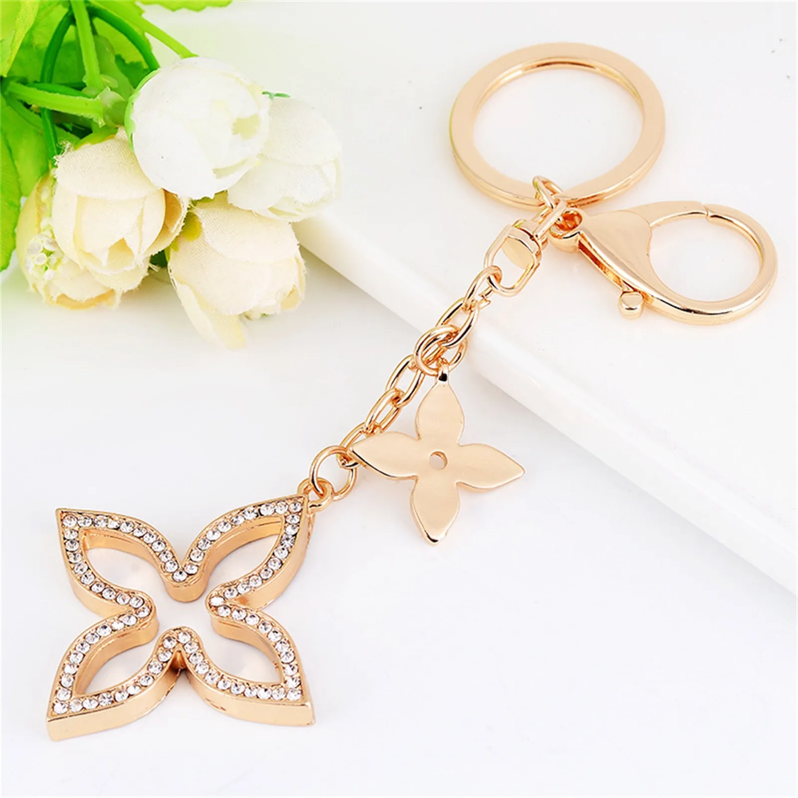 Creative Four-Leaf Clover Car Keychain Pendant Fashionable And Exquisite Women\'S Bag Pendant Things For The Home Office Decorati