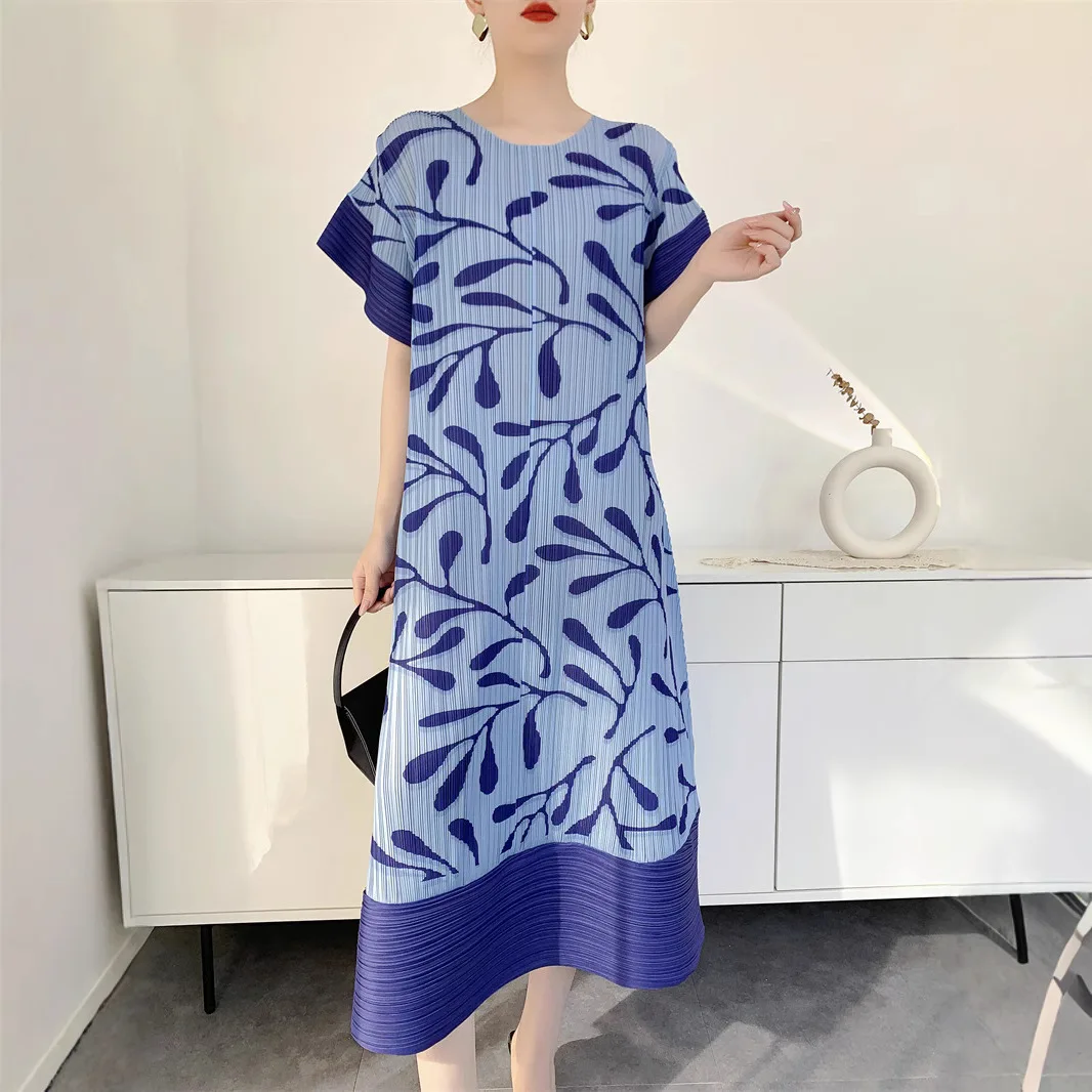 

Women's Dresses Miyake Pleated Short Sleeve Round Neck Design Skirt Printed Dresses Flared Sleeve Blue Dresses 2025 Summer New