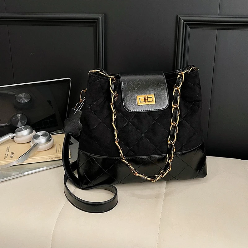 

Luxury Brand Women's Tote Bags With Multiple Pockets Leather Material Elegant Design For Chic Ladies