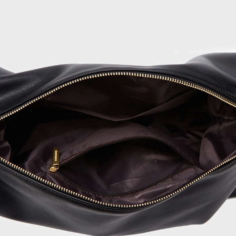 حقيبة كتف كروس نسائية جديدة لعام 2025 حقيبة حمل غير رسمية حقيبة يد عصرية وبسيطة ذات سعة كبيرة حقيبة يد على شكل وسادة كلاسيكية