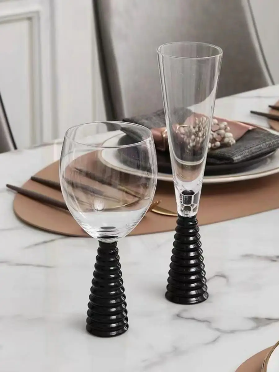 New European Creative Black Thread Red Wine Glass Champagne Cup Tabletop Display Sample Room Decoration Ornaments Glass Material