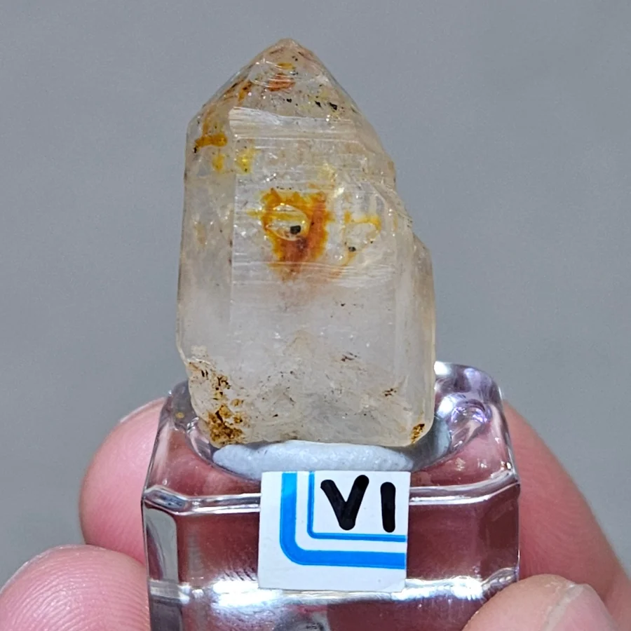 Natural Highest Quality Oilbearing Crystal Ore Specimen With Fluorescence Effect  Rare Mineral Quartz  Energy Healing Stone