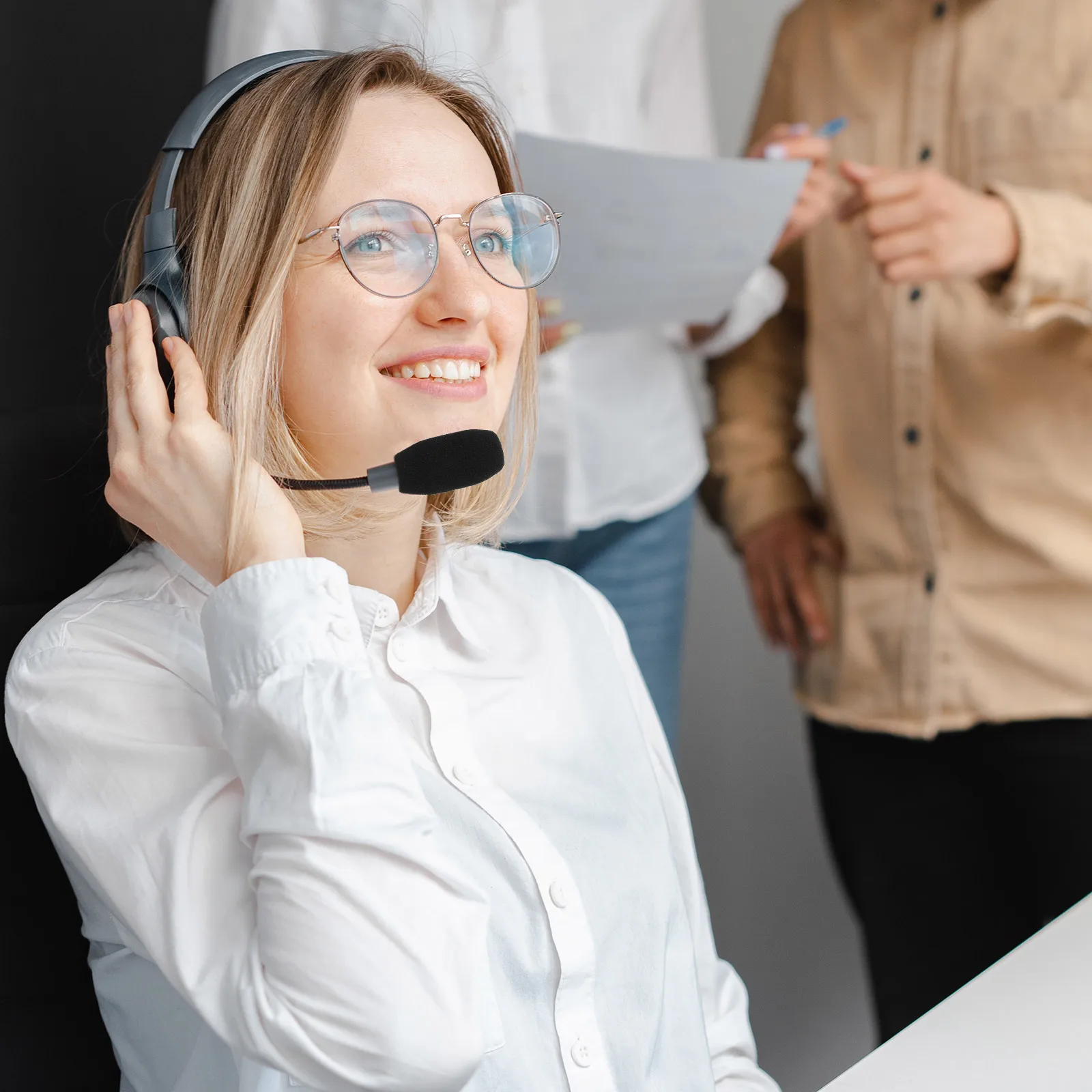 

2Pcs Lapel Microphone Cover Sponge Windscreen Wind Blocker Noise Filter Suitable for Meeting Speech Teaching Use