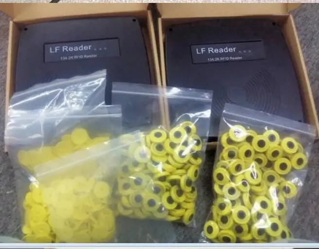 แท็ก RFID 134.2 กิโลเฮิร์ตซ์ Iso 11784 11785 เครื่องอ่าน Rfid เครื่องเขียนระยะไกลสําหรับการติดตามแท็กหูสัตว์