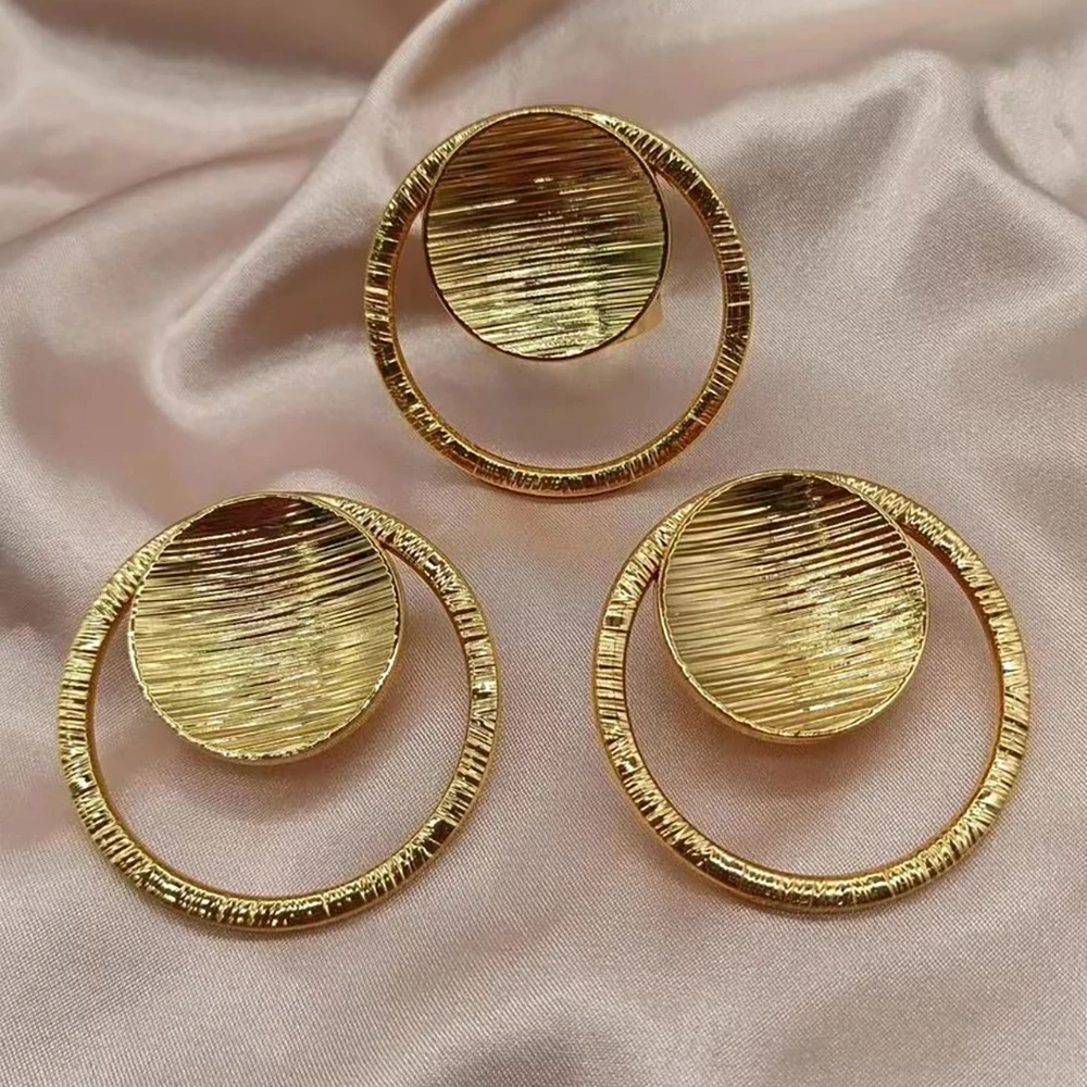 

Dubai Gold Plated Earrings and Ring Jewelry Set for Women Hollow out Design Earrings and Finger Ring Set for Engagement Gifts