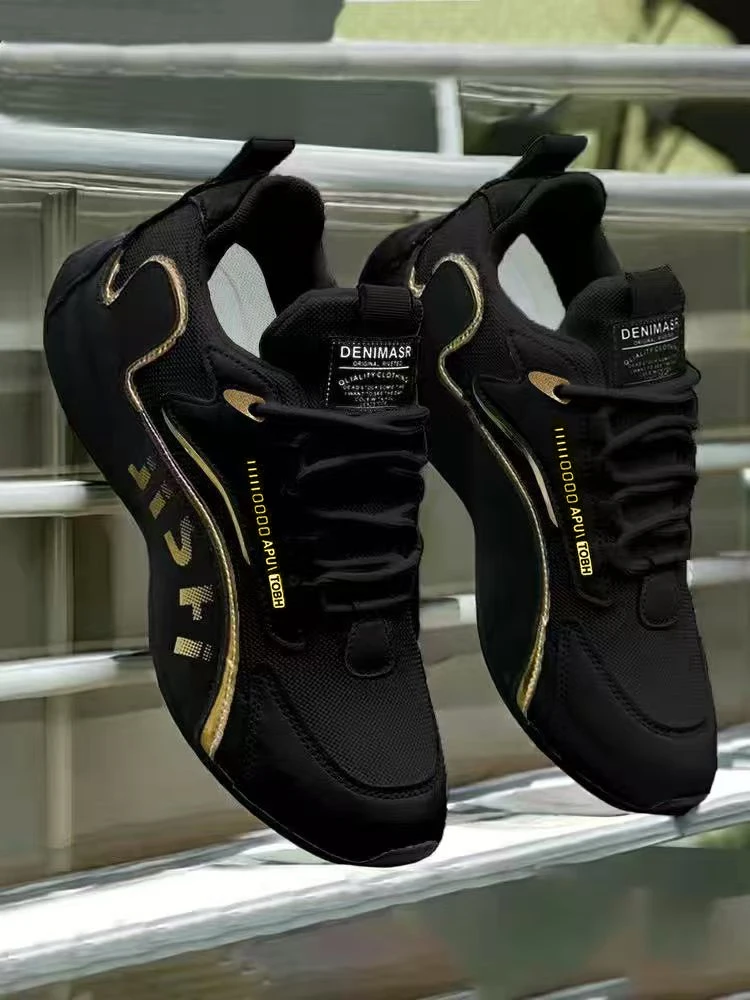 

A Pair of Breathable Men's Training Shoes with Lace-Up Design, Comfortable and Lightweight, Suitable for Sports, Outdoor Activities, Commuting, and Casual Wear, Large Size Running Training Shoes