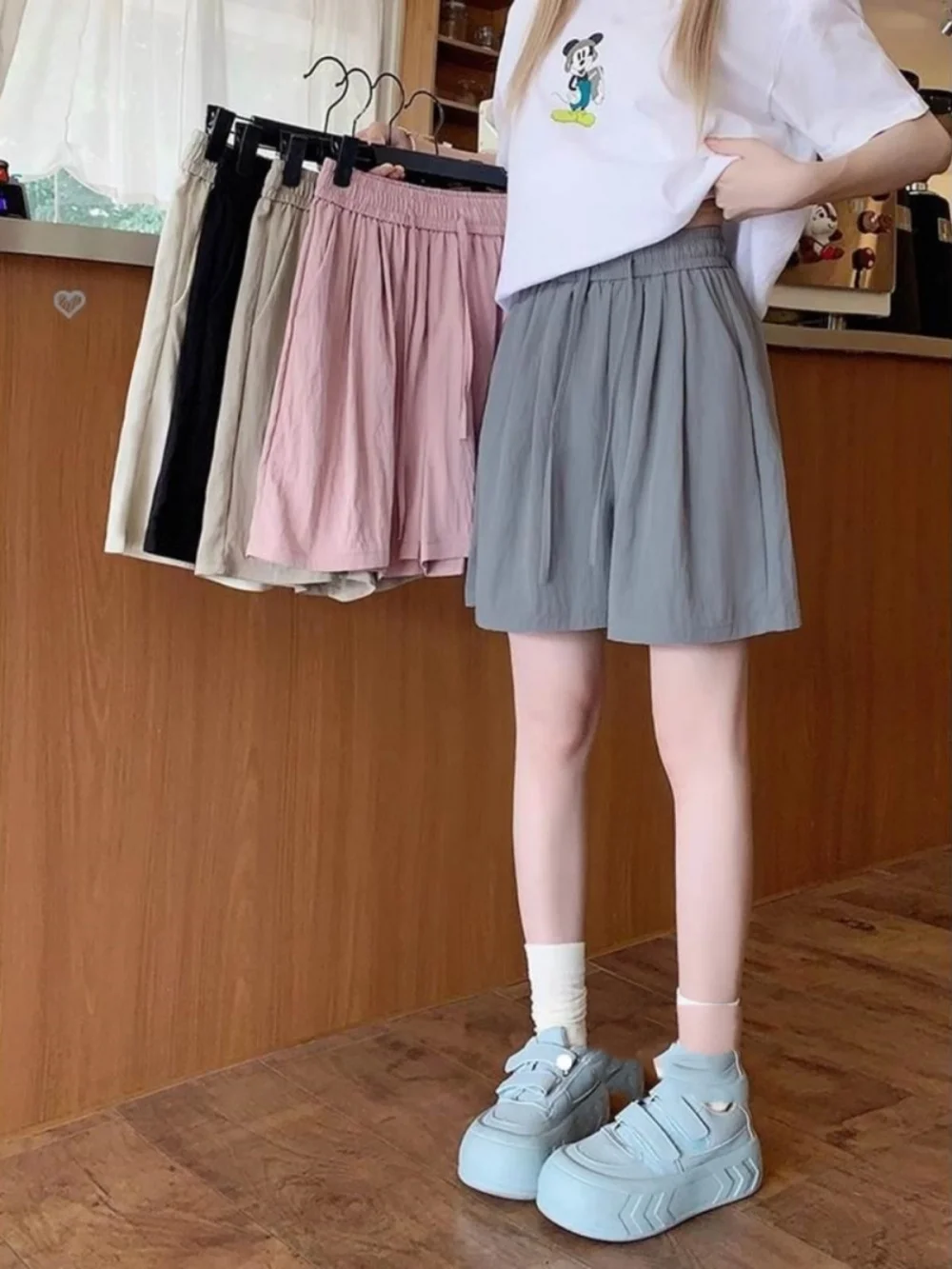 

plus Size High Waist Wide Leg Short Pants Women's Summer Loose Breathable Five-Quarter Pants Trendy Hot Pants Casual Commute ...