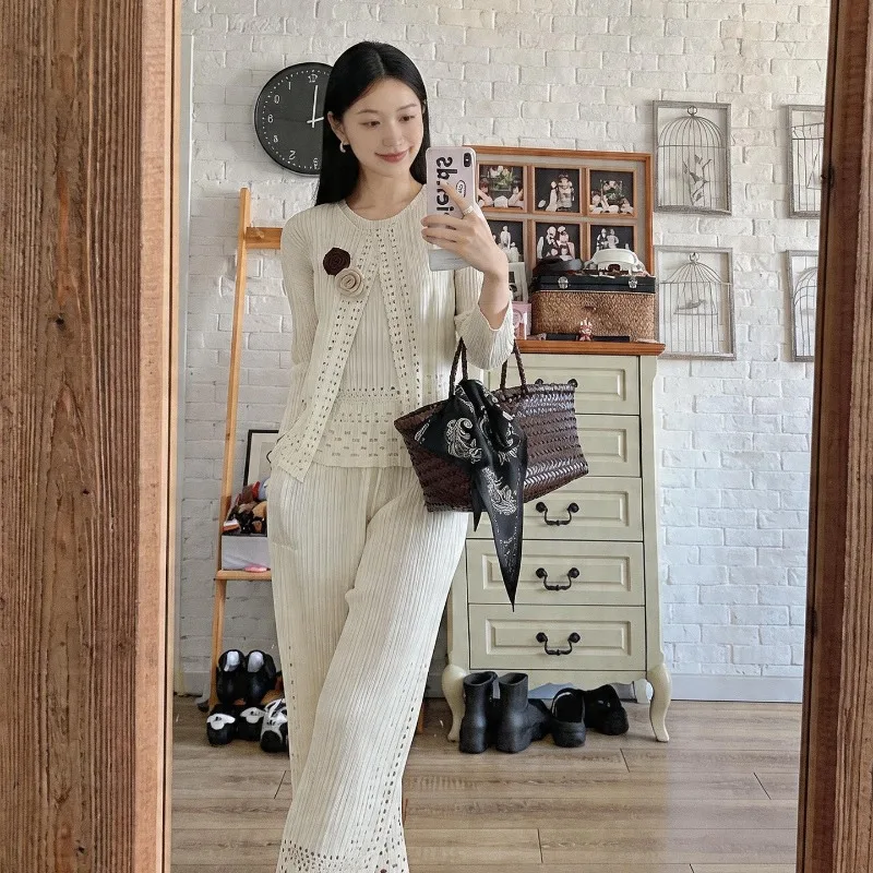 

Miyake Pleated New 2026 Simple Style White Cotton Linen Shirt and Wide-Leg Pants Two-Piece Set for Women with A Relaxed Feel