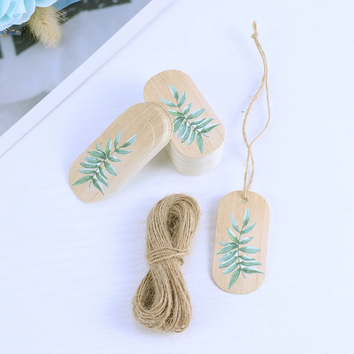 

50pcs Hawaii Gift Hanging Tag Creative Green Leaves Pattern Present Gift Labels Party Supplies for Hawaii Luau Tropical Party Bi