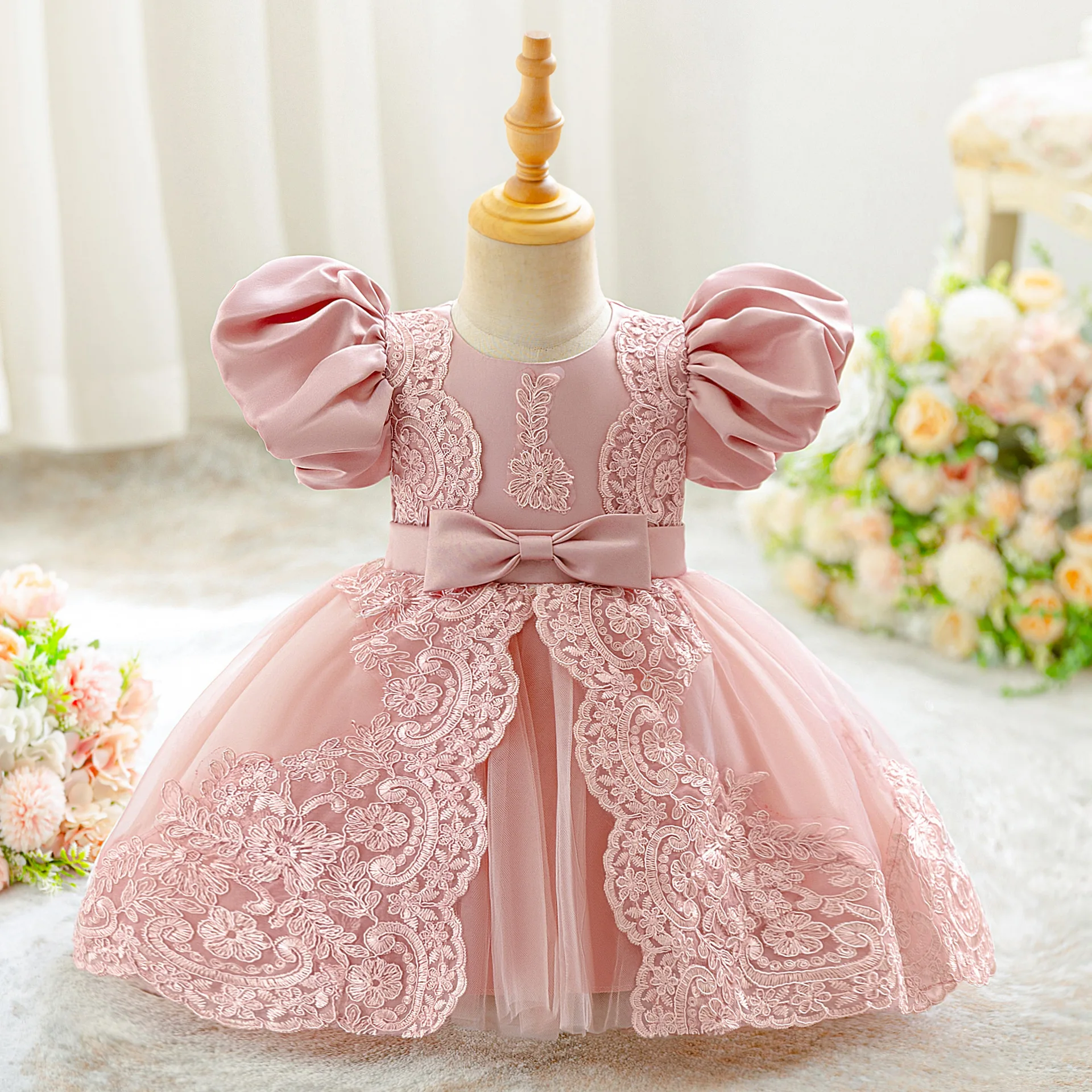 

Girls Puff Sleeves Lace Embroidery Princess Dress For Toddler Kids Birthday Baptism Pageant Ceremony Wedding Party Puffy Gown