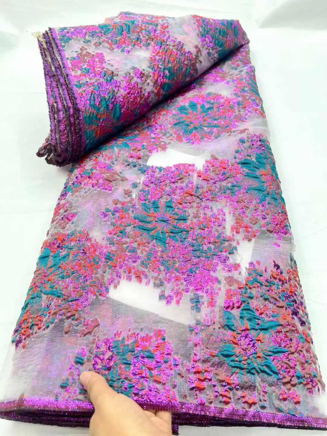 

Новая высококачественная жаккардовая кружевная ткань 2026 года в африканском, французском и нигерийском стиле для свадебных платьев и нарядов невест