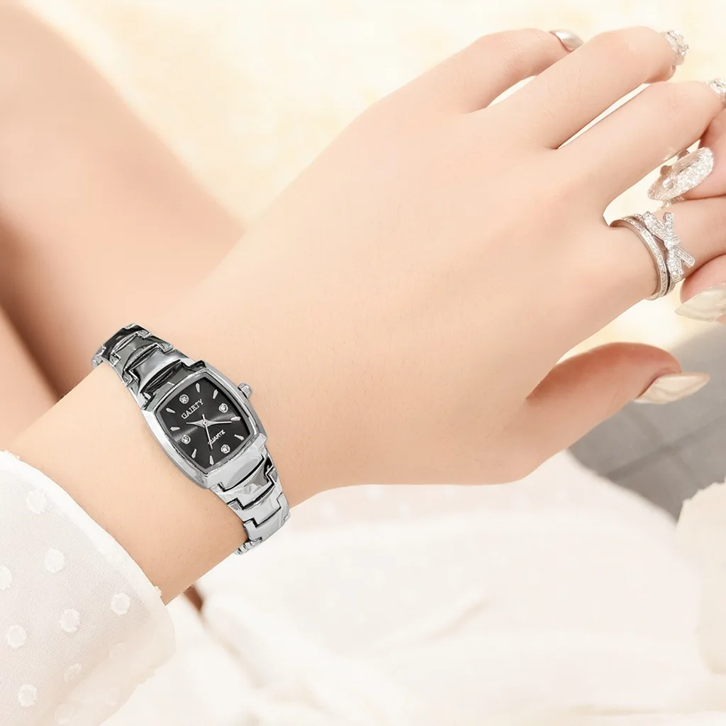 Montre Simple en acier inoxydable pour femmes, montre-bracelet à Quartz élégante et luxueuse avec strass, cadeau idéal, 2022