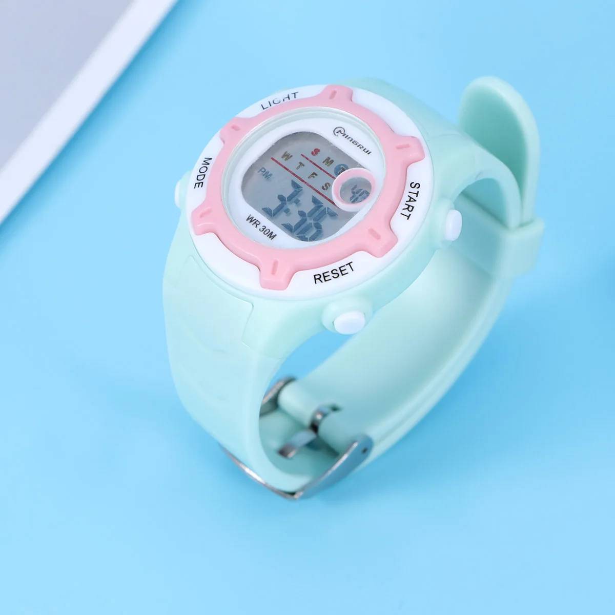 Рисунок 6 - Светящиеся водонепроницаемые часы