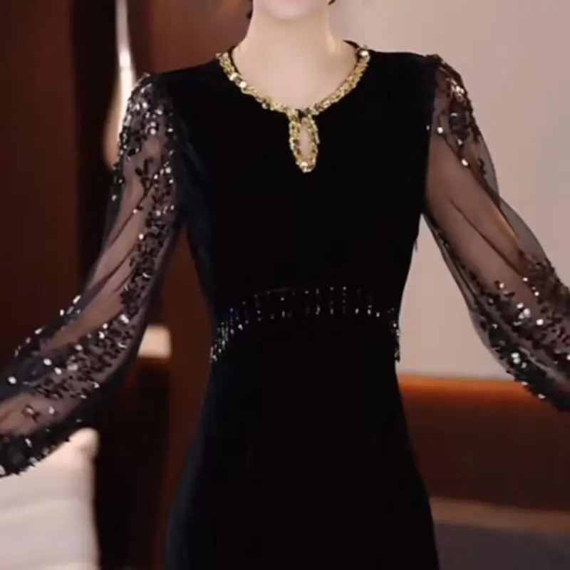2026Autumn Winter Temperamentsocialite Goddessstyle Light Luxurydress with Waistcinching Revealing Lace Patchwork Versatiledress