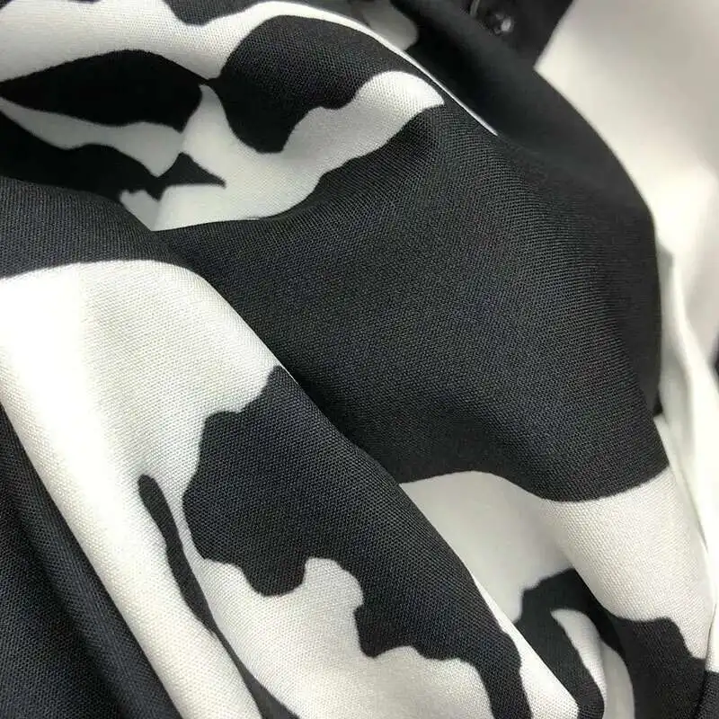 Camisa masculina com estampa contrastante de manga curta, streetwear casual, camisa retrato, preto e branco, verão