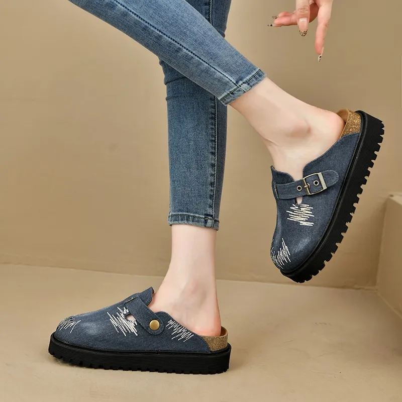 

2025 New Comfortable and stylish Women's Sandals Slippers Fashion Street Shoes Flat Bottom Buckle Strap Beach Sandals