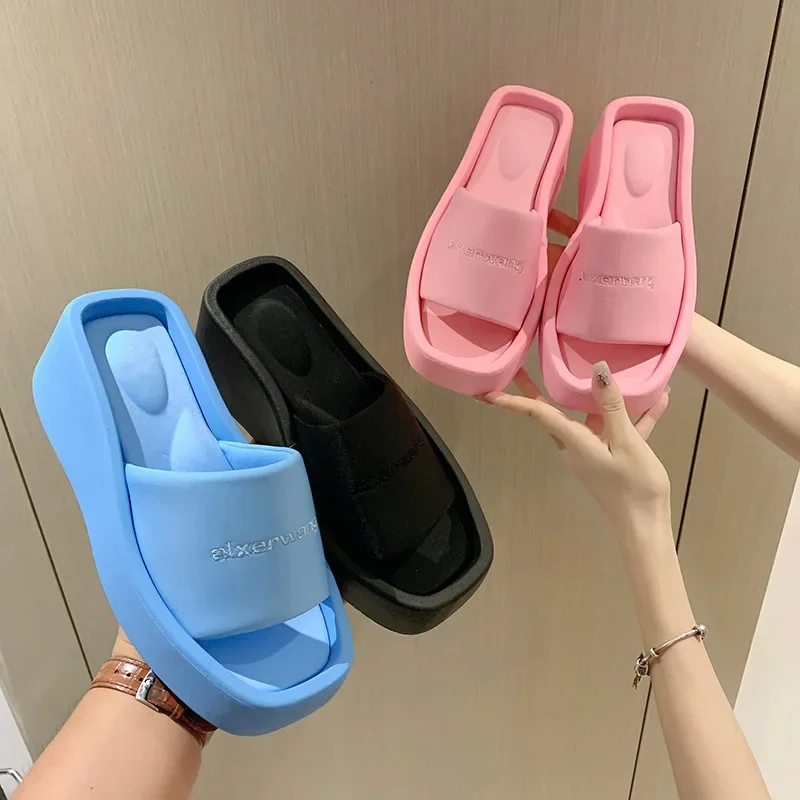 Thick soled square head flip flops women's new summer sponge cake soles with high feeling of stepping on excrement and small