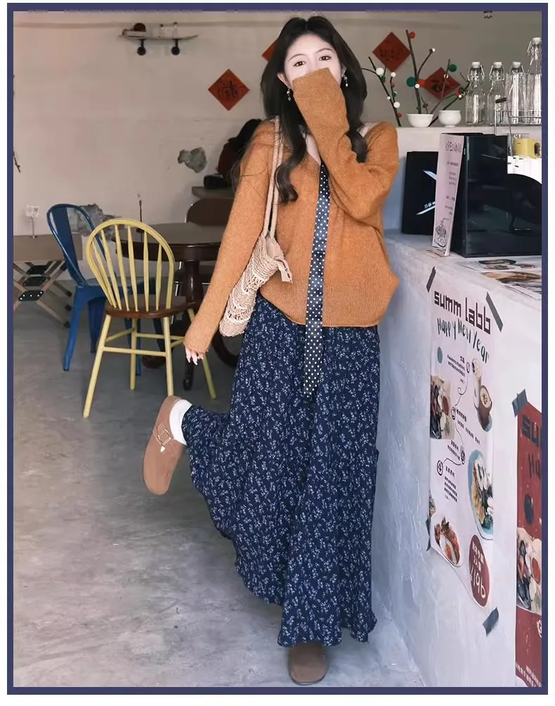 

Женские мини-юбки из вельвета А-силуэта: осенние, винтажные, повседневные, теплые, плотные, удобные, практичные, простые, базовые, классические, модные, с бантом