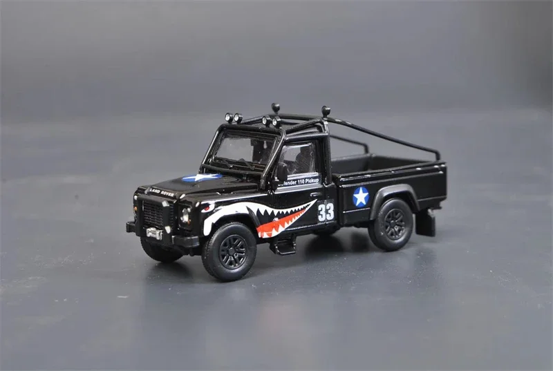 Master 1:64  Defender PickUp Truck Shark  Diecast Model Car