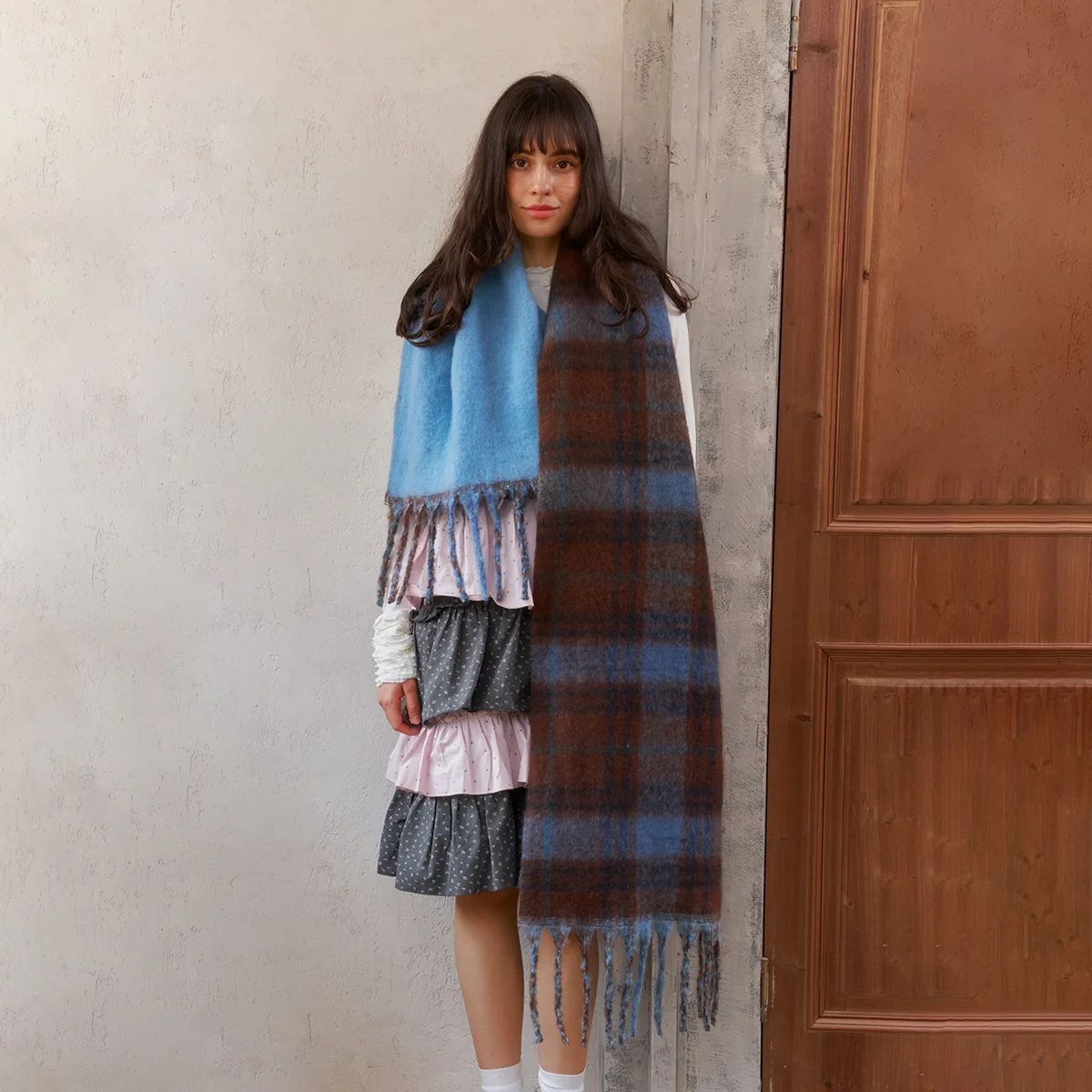 

2025Зимний новый двусторонний женский шарф в клетку в стиле ретро с кисточками, теплый шарф из искусственного кашемира в парном стиле, морозостойкая внешняя шаль