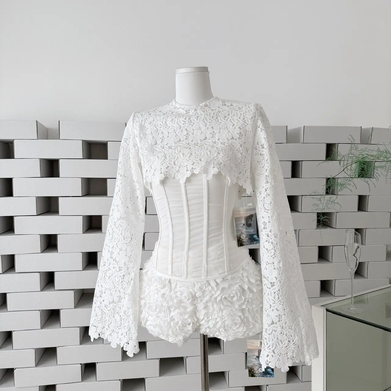 Spring 3D Flower Shorts Suit Women Long Sleeves Tops+Fish Bone Lace Up Top+high Waist Slim Zipper Shorts Female Three Piece Set view 4