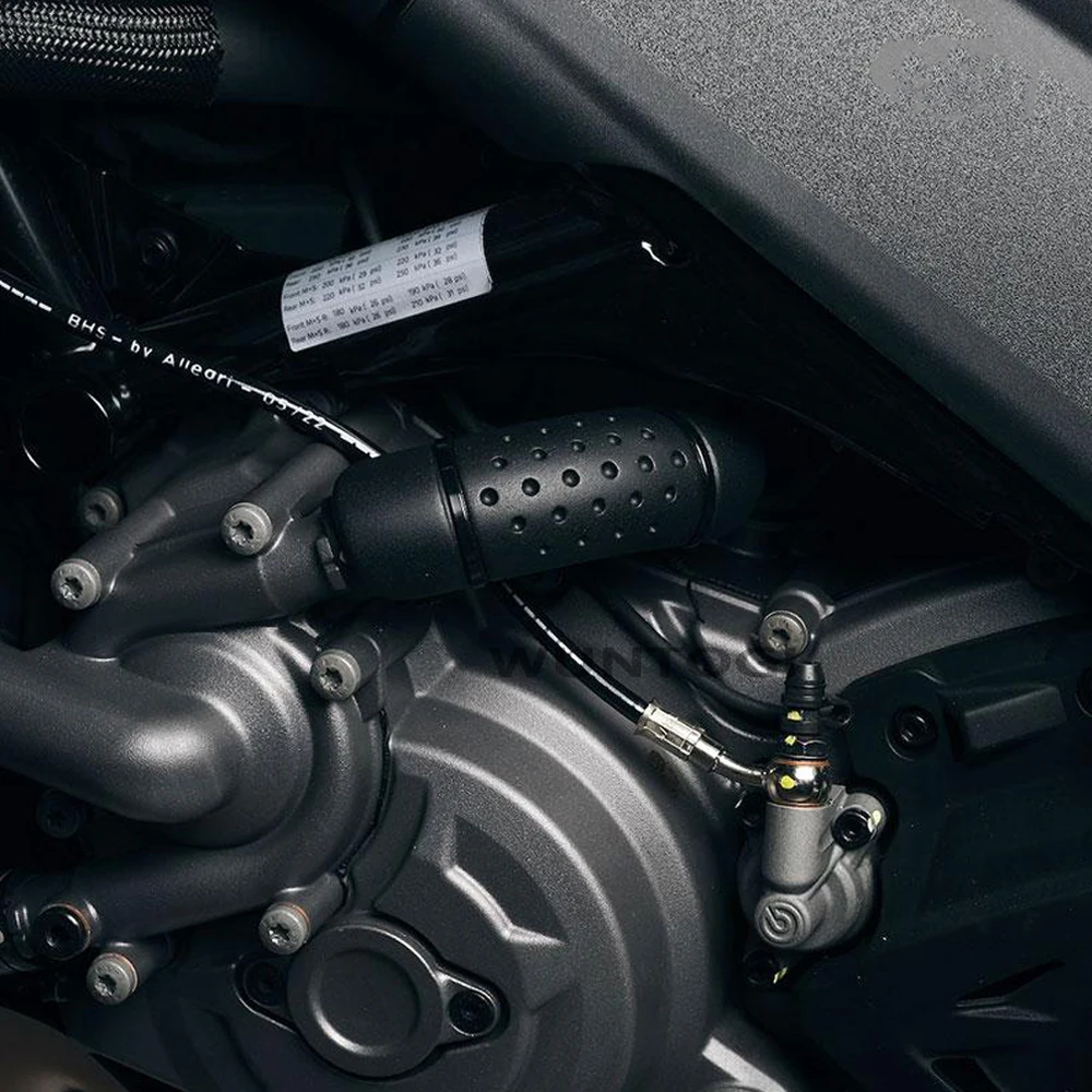 Desert X Accessories Water pump hose protection Cover For Ducati DesertX 2022 2023 New Motorcycle Water pump Heat shields