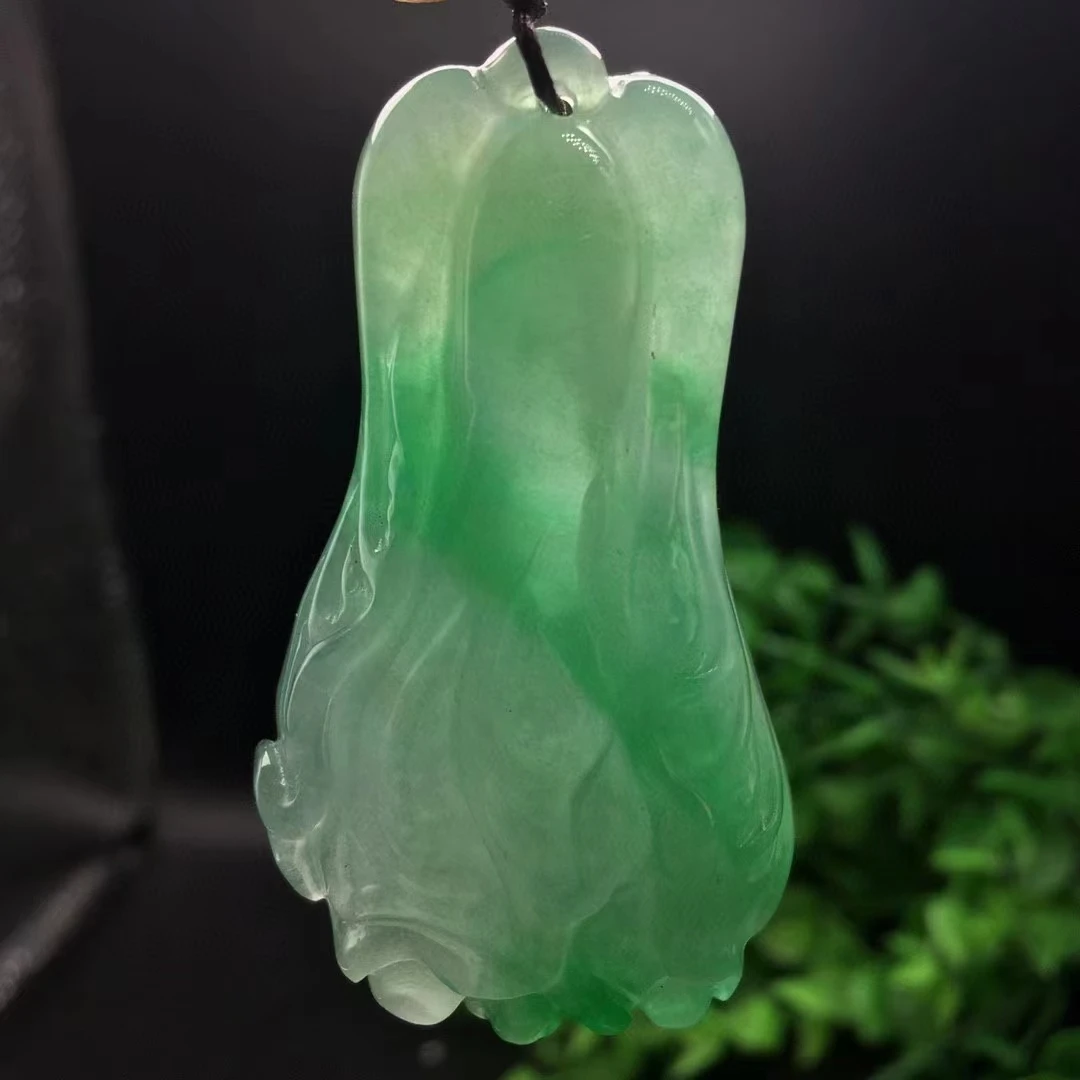 

Exquisite Jewelry Natural Myanmar Jadeite pendant Floating Green cabbage jade pendant Necklace for Women Men Fashion Accessies