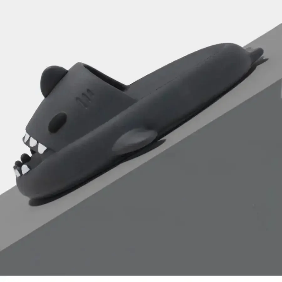 New Cute Shark Slippers Platform Women Men Indoor Bathroom Slides Couples Summer Shoes Soft Light Beach Flip Flops Shark Sandals