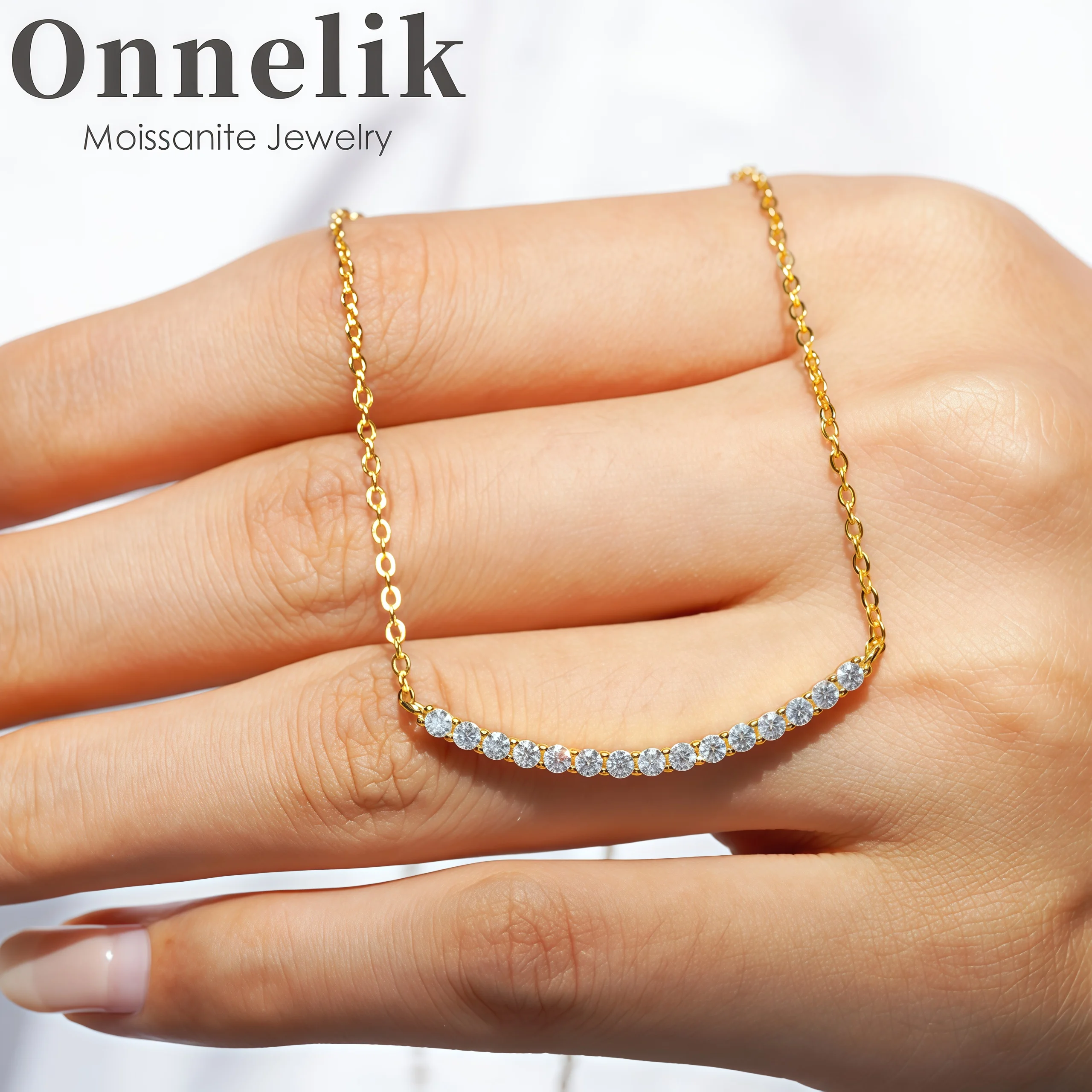 

Onnelik S925 Sterling Silver 1CT Smile Moissanite Pendant Necklace Light Luxury Fashion Collarbone Chain Jewelry for Women Gift