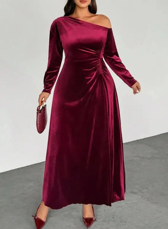 

Autumn and Winter Fashionable Off-The-Shoulder Velvet Long-Sleeved Dress with Large Skirt