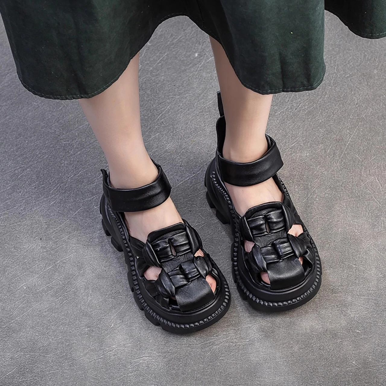 Sandalias de cuero genuino con tacón de plataforma para mujer, recién llegadas, trenzadas hechas a mano, cómodas y transpirables, novedad de verano 2025