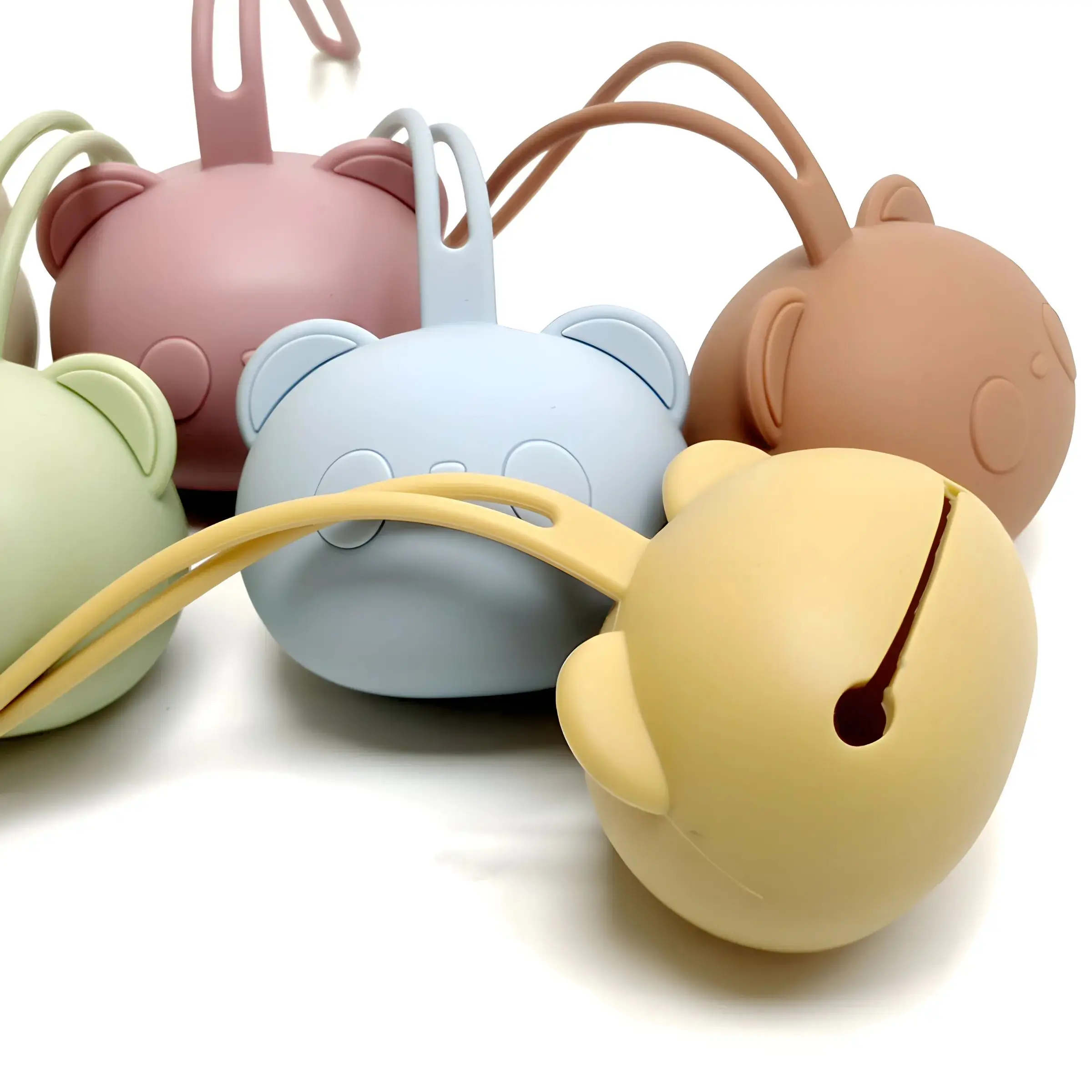 New arrival Hot Sell thick panda bear Shape Baby Pacifier Case Holder Silicone Nipple Cover for infant