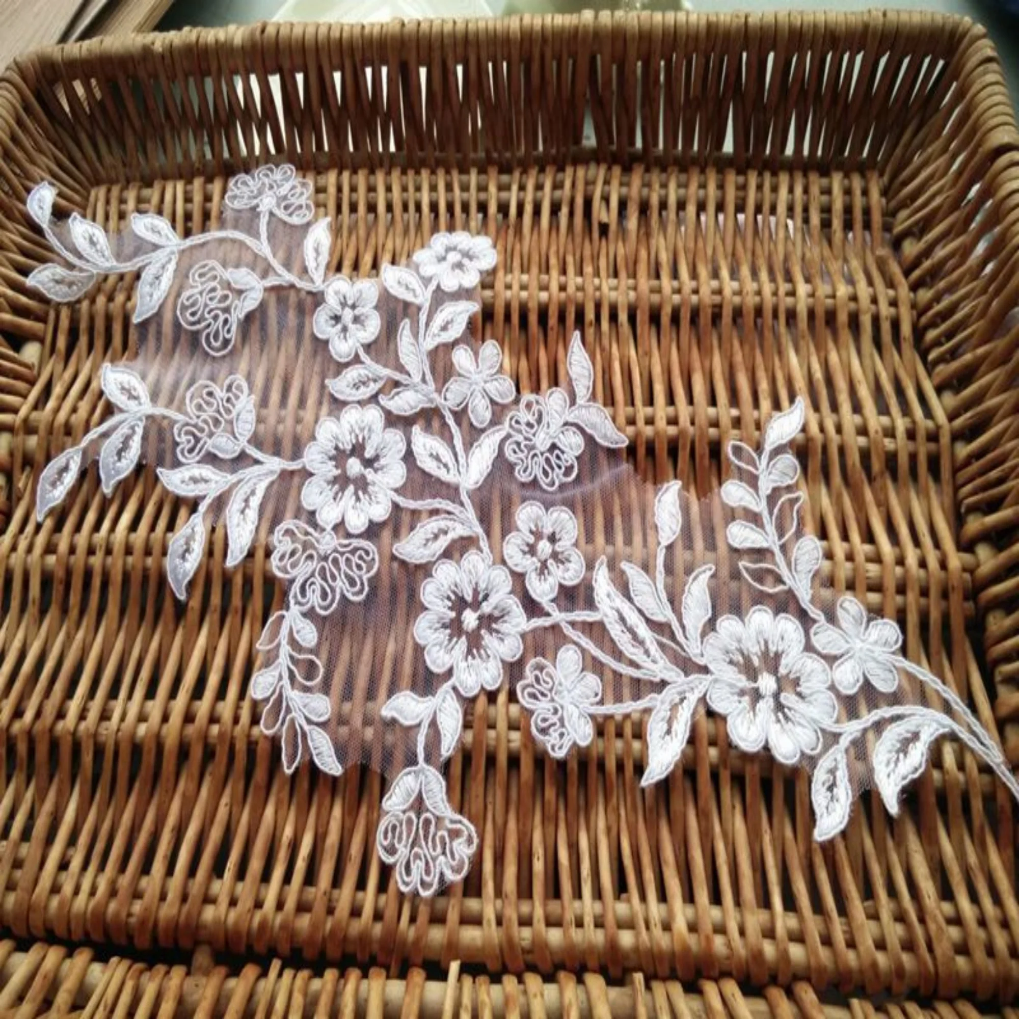 

1 Pair Alencon Lace Appliques,black/white Embroidered Flowers,Patches For Wedding Supplies,Bridal Hair Flower,Headpiece