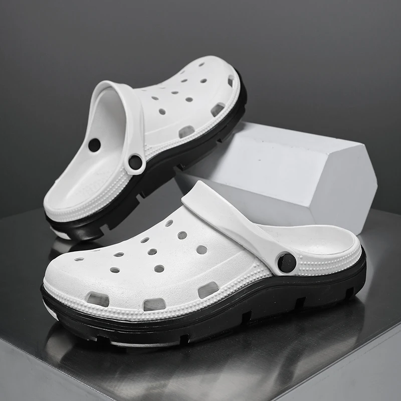 A pair of teens contrast color thick sole clogs,full hollow breathable holes,soft cushioned beach casual slippers LZ-GM240