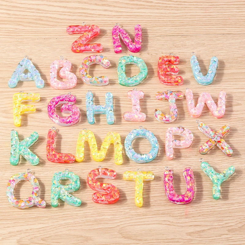 5 Stück Harz-Buchstabenanhänger in Bonbonfarben, 26 Buchstaben von A bis Z, zum Basteln von Schmuck, Ohrringen, Anhängern, Halsketten, Armbändern, für DIY-Projekte und als Geschenk. – Detail 1