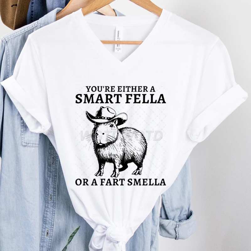 Cute Capybara Vintage 90s T Shirt Women A Smart Fella or A Fart Smella Retro T-Shirt Capybara Lover Cartoon V-neck Casual Tops