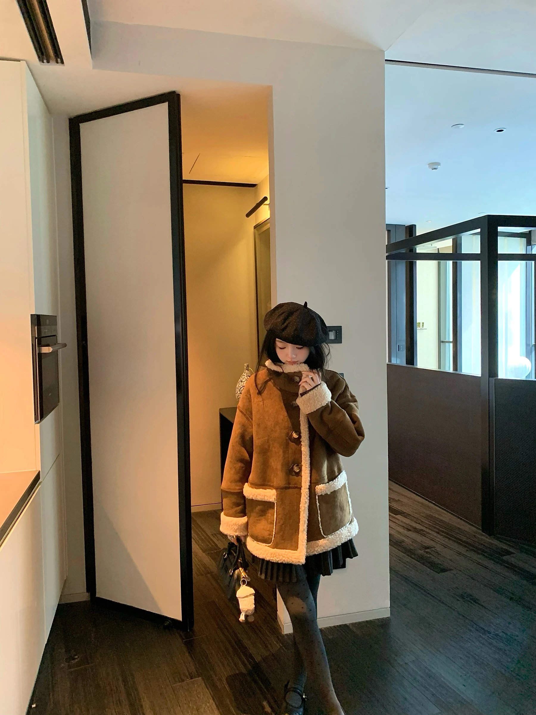 

Пальто женское Zhang Bao Bao из натуральной шерсти с меховой отделкой, свободного кроя, цвета хаки, повседневное, с длинными рукавами, средней длины, без капюшона