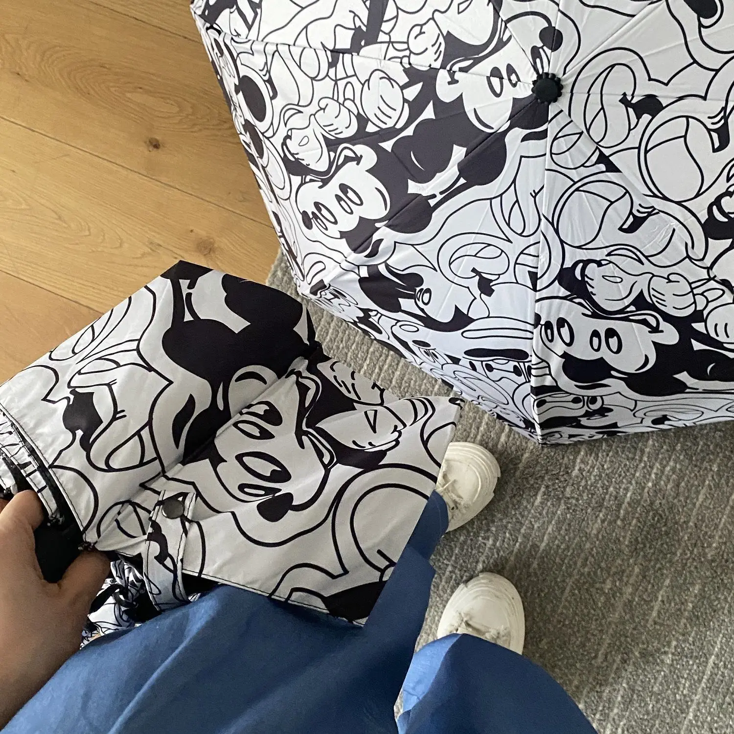 Disney Fully Automatic Mickey and Minnie Tri-fold Cute Cartoon Umbrella Vinyl Parasol Sun Umbrella Rain or Rain