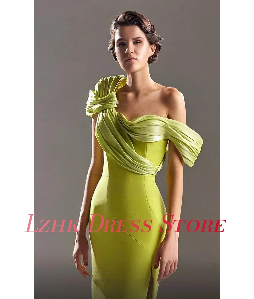 Aangepaste sexy jersey rechte avondjurk met één schouder Temperament Korte mouwen Vloerlengte فستان • Daug 1897