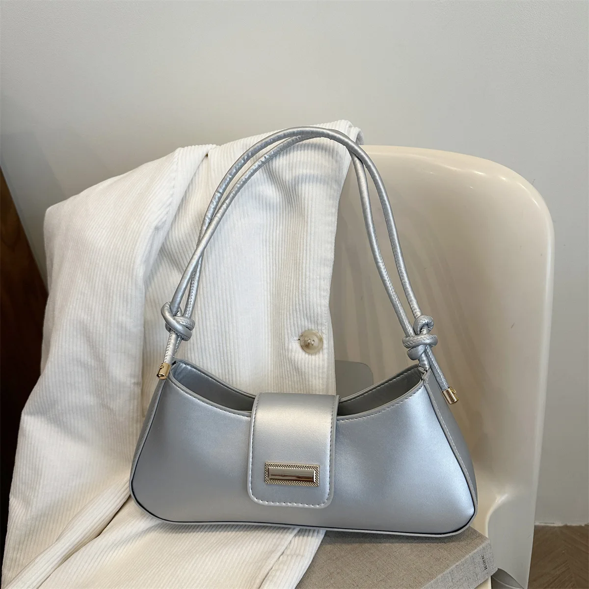 

2025 French Style Underarm Bag Womens Minimalist Crossbody Purse Chic Shoulder Bag for Casual Elegant Outfits