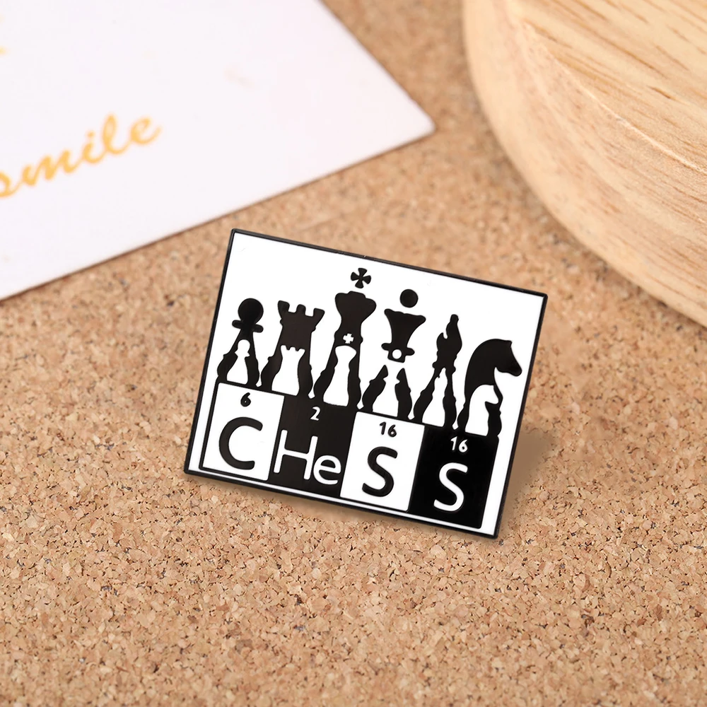 C-He-S-S شعار مضحك الشطرنج مجم - مراجعة Board Game Logo وسعره