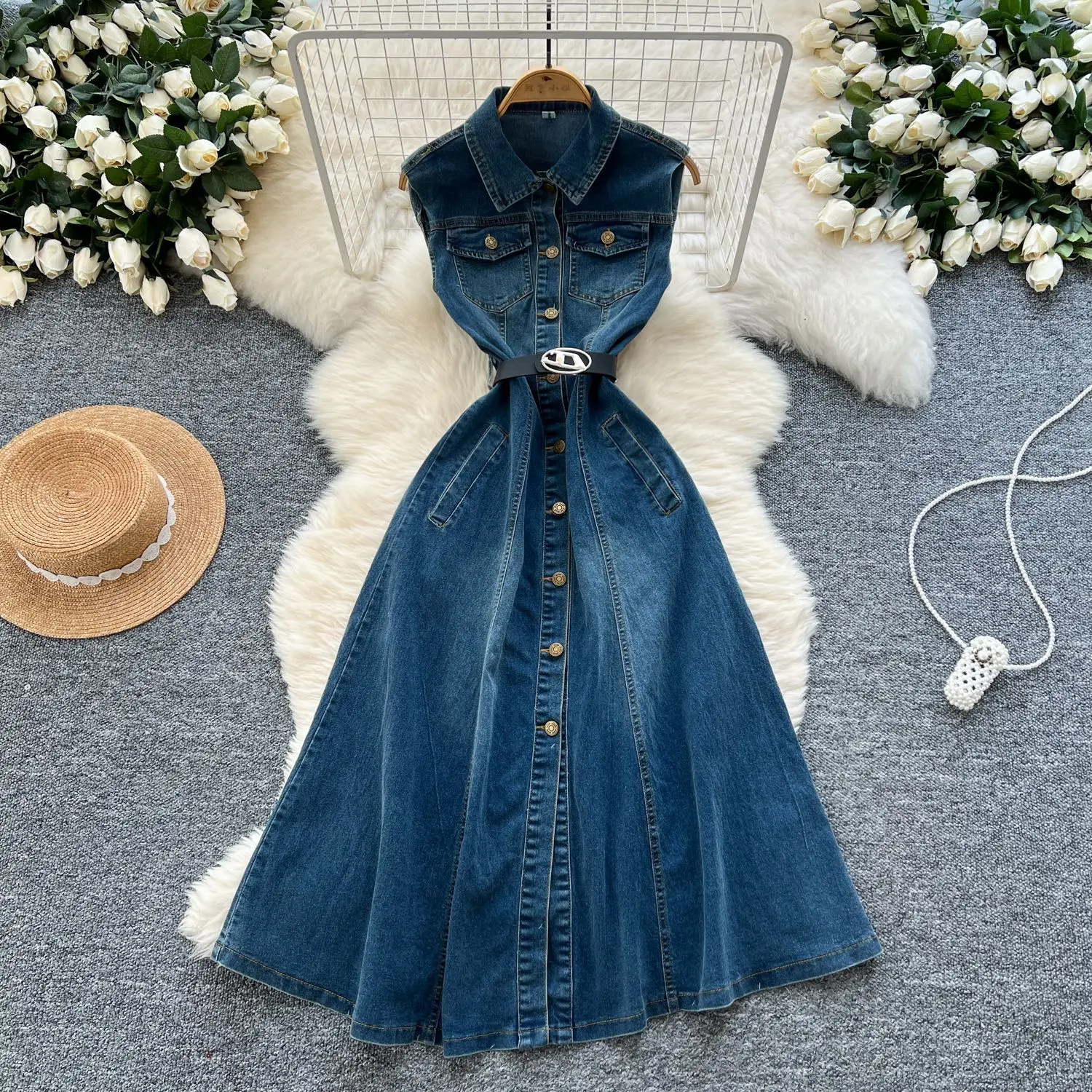 

Korean-style High-end, Sleeveless, Single-breasted, Cinched Waist Denim Dress for Women, A Summer Casual and Elegant Long Dress