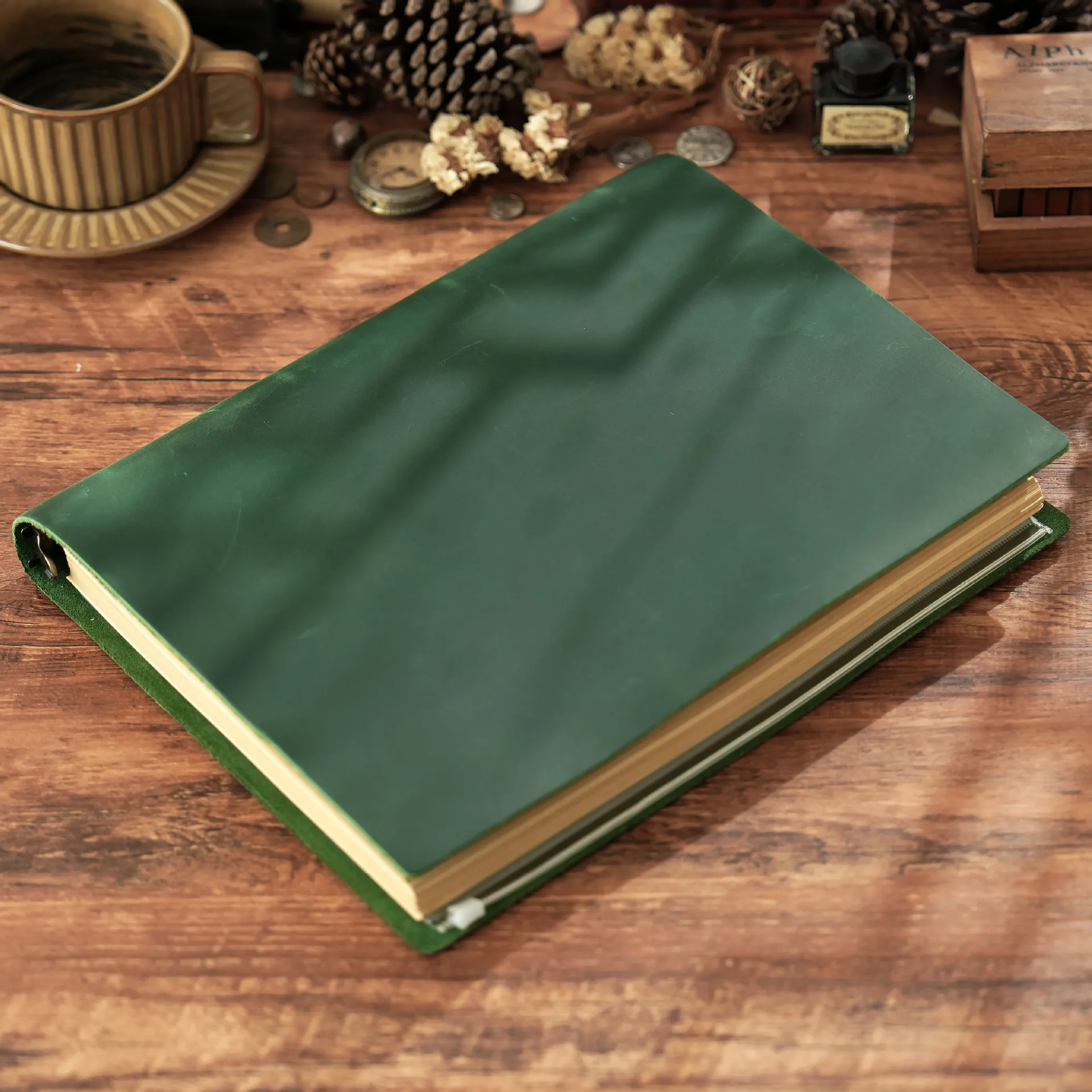 AIGUONIU Ringplaner aus echtem Leder im A4-Format mit 4-Loch-Binder, Retro-Notizbuch, vertikale Version, neutraler Notizblock, Skizzenbuch – Detail 12