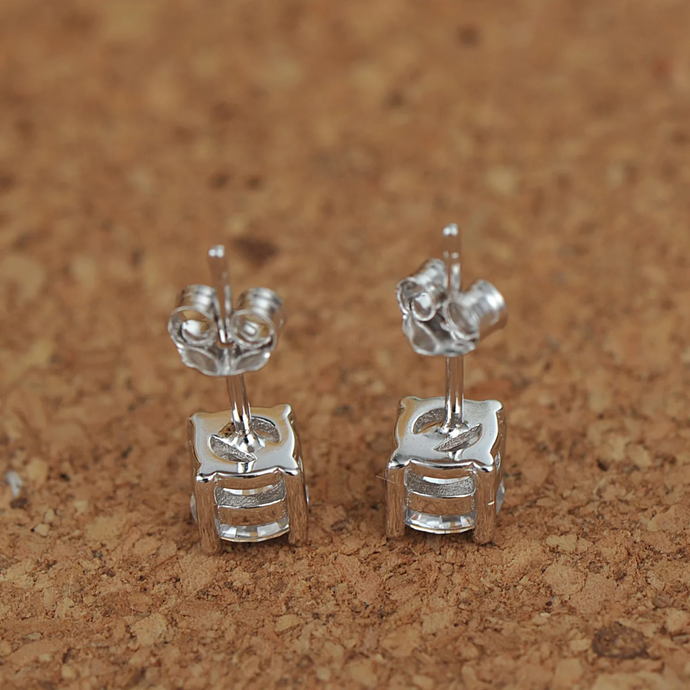 S925 Sterling Silver Four-Claw Diamond Stud Earrings Classic Pendant Earrings