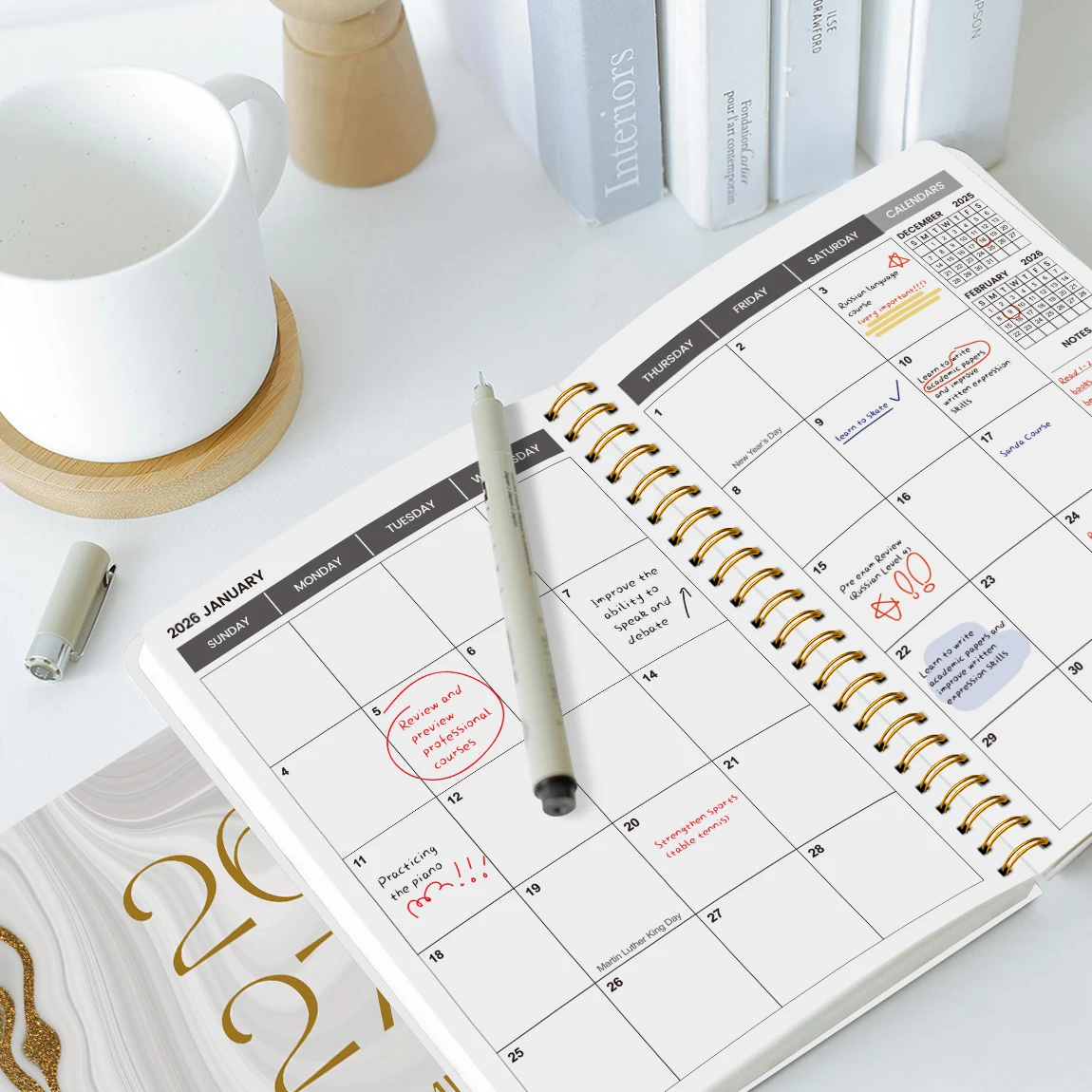 2026.1-2027.12 Agenda settimanale mensile Organizzatore accademico, elegante copertina in marmo dorato, calendario a spirale per la produttività del lavoro di studio