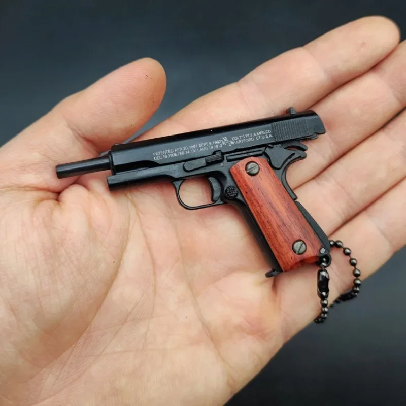 1:3 Scale Alloy Colt 1911 Pistol Mini Gun Metal Keychain Colt 1911 Pistol Keychain Fidget Toy PUBG Gun Gift Pubg Decoration Toys