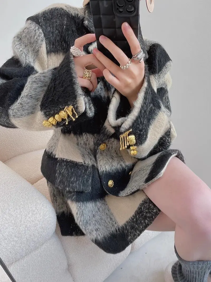 New Thickened Waist Cinching Woolen Suit for Women with a Slimming and Wide Shoulder Korean Style Fashionable Plaid Jacket