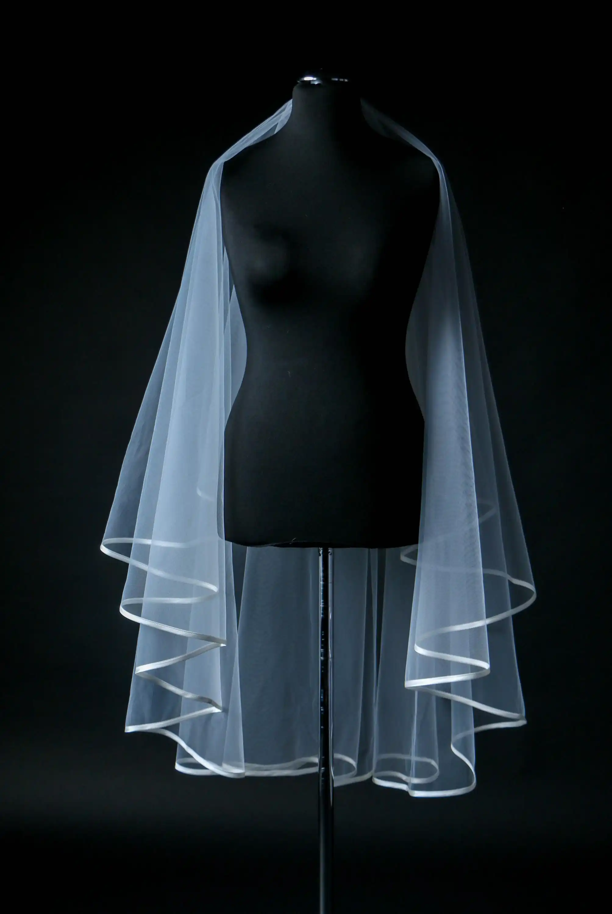 White Ivory Two-Tier Satin Ribbon Wedding Veil Double Layer Satin Edge Wedding Dress Accessorie Veil Satin Ribbon Bridal Veil